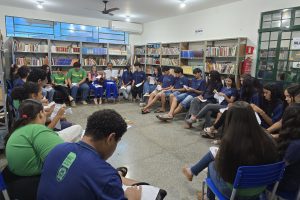 Roda de conversa mobiliza estudantes contra o bullying em Escola Estadual