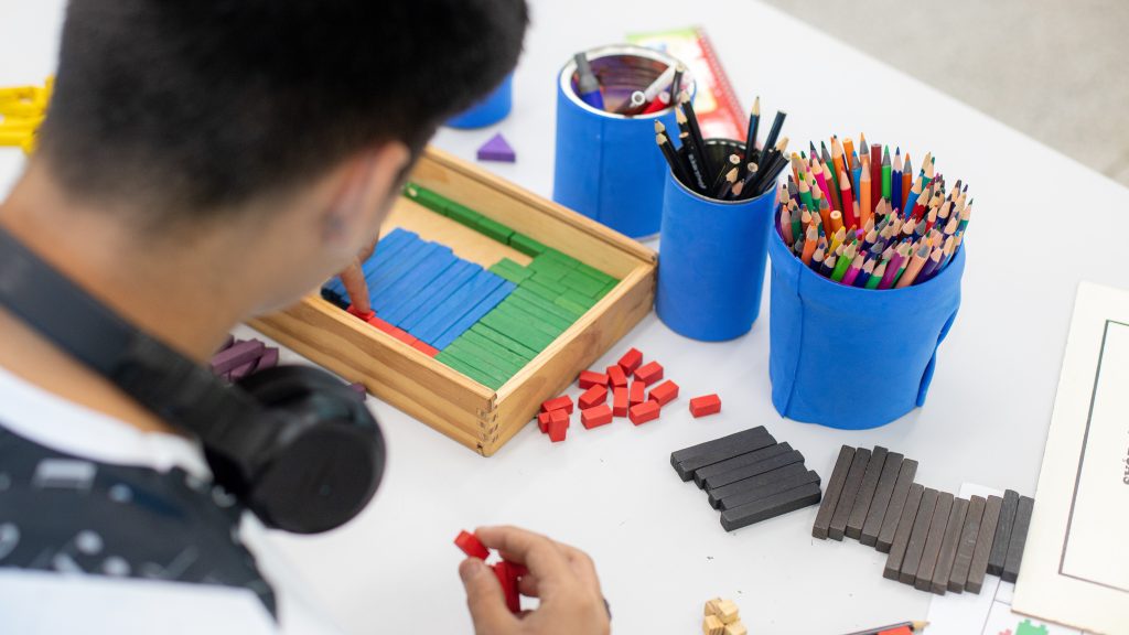 Abril Azul chega com palestras, rodas conversa e formações que reforçam a inclusão nas Escolas Estaduais