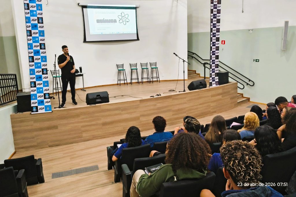 Escola Estadual de Corumbá lança aulões de redação para o ENEM 2026