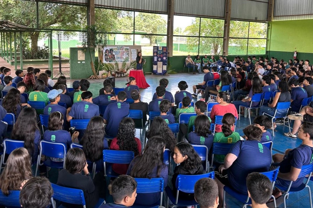 Escola celebra Semana dos Povos Indígenas com palestra de Guarani-Kaiowá
