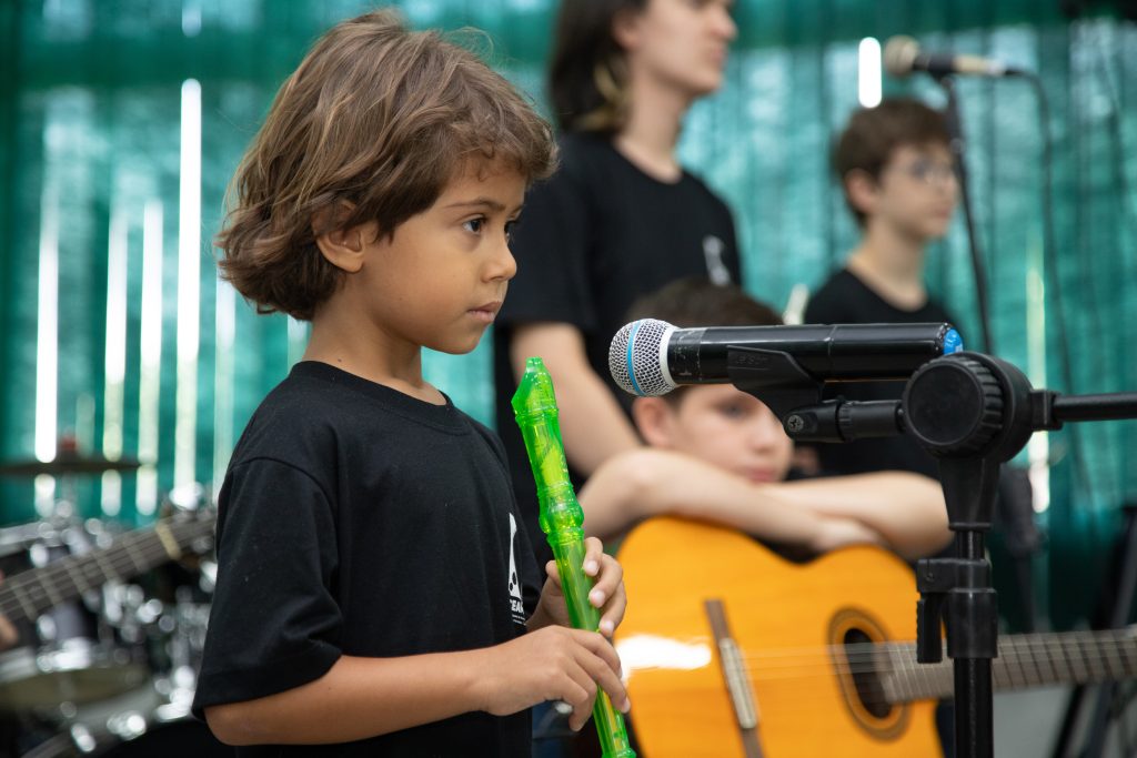 Estudantes da Educação Especial de MS são homenageados com medalhas na capital