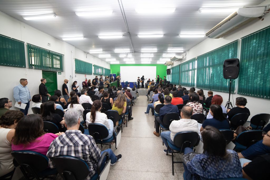 Estudantes da Educação Especial de MS são homenageados com medalhas na capital