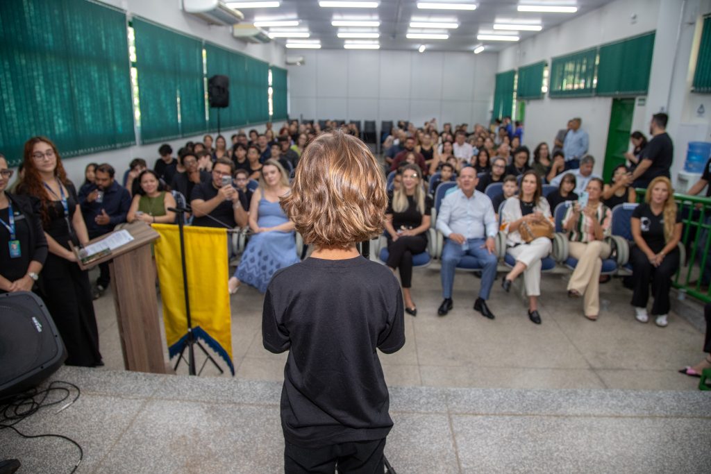 Estudantes da Educação Especial de MS são homenageados com medalhas na capital