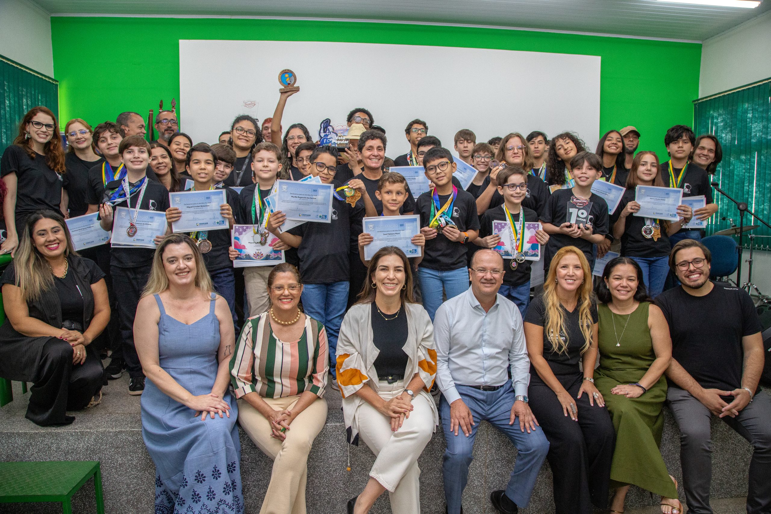 Estudantes da Educação Especial de MS são homenageados com medalhas na capital