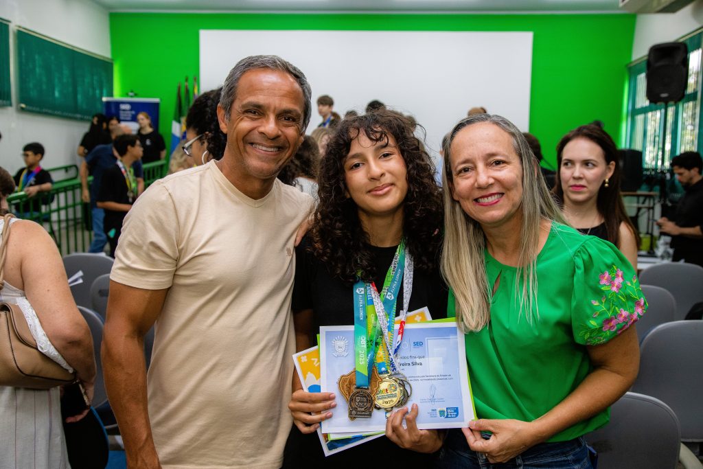 Estudantes da Educação Especial de MS são homenageados com medalhas na capital