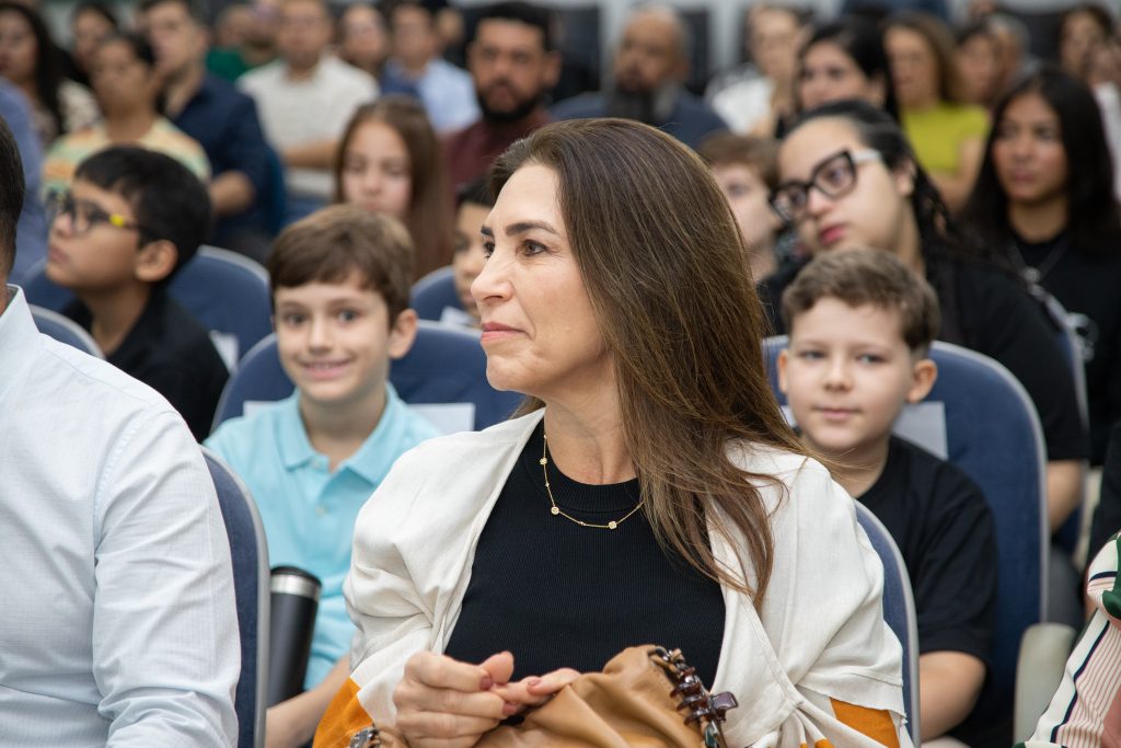 Estudantes da Educação Especial de MS são homenageados com medalhas na capital