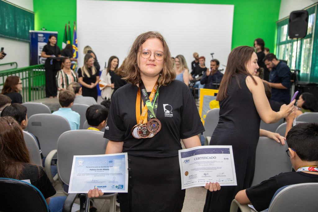 Estudantes da Educação Especial de MS são homenageados com medalhas na capital