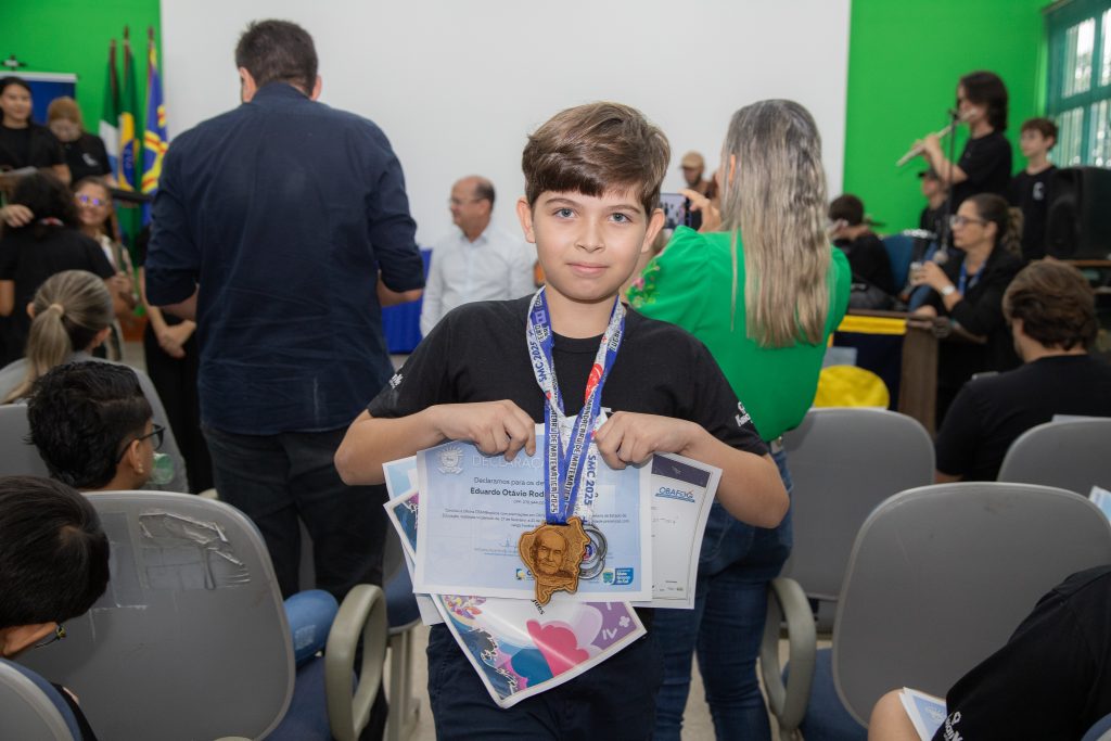 Estudantes da Educação Especial de MS são homenageados com medalhas na capital