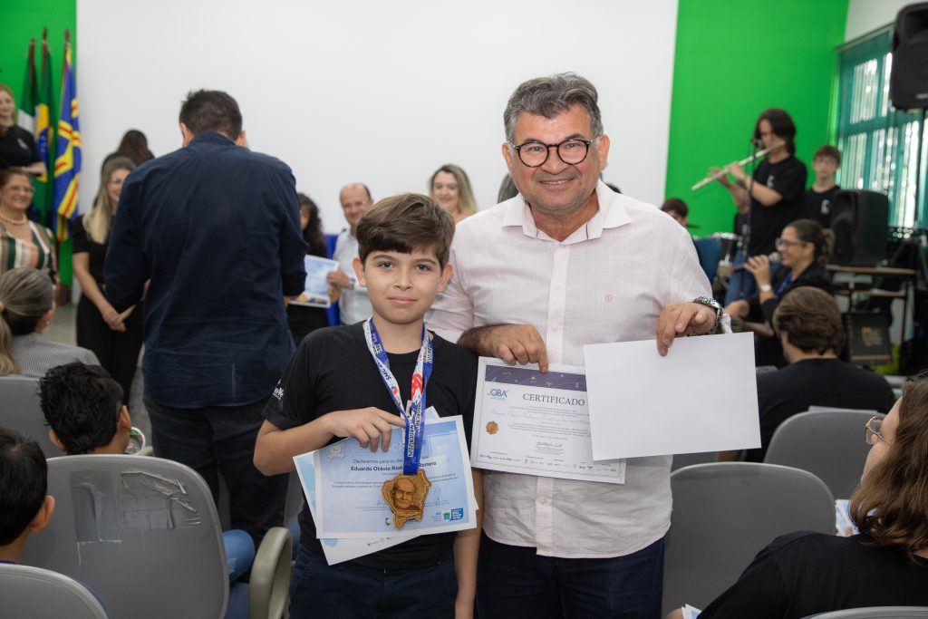 Estudantes da Educação Especial de MS são homenageados com medalhas na capital