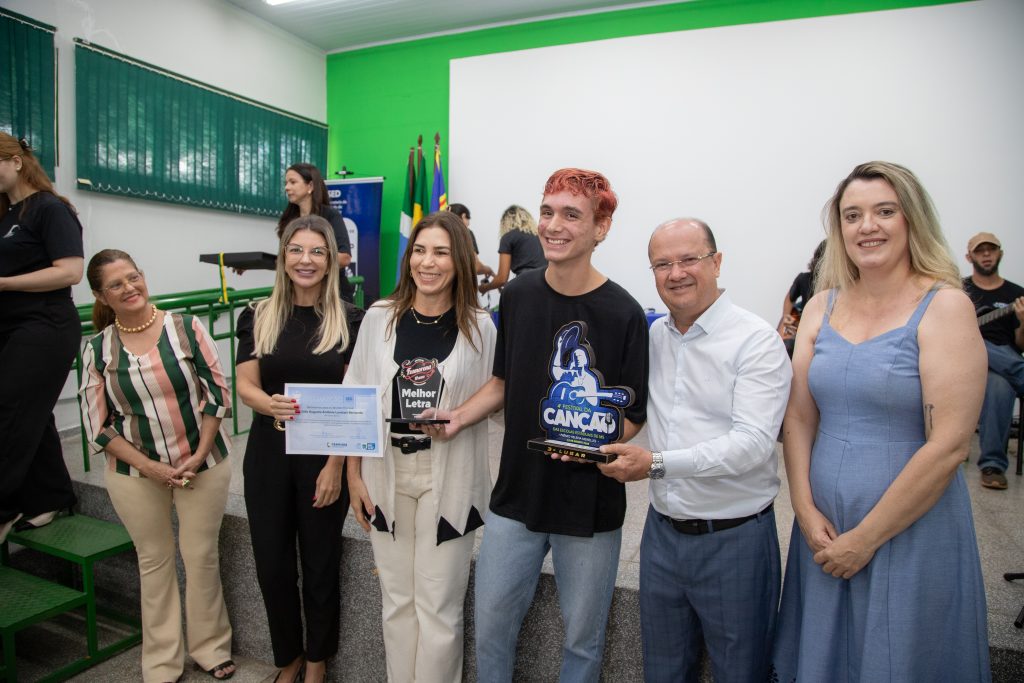 Estudantes da Educação Especial de MS são homenageados com medalhas na capital