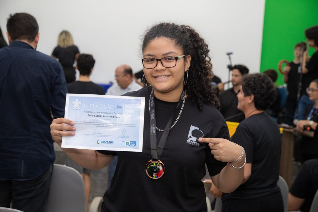 Estudantes da Educação Especial de MS são homenageados com medalhas na capital