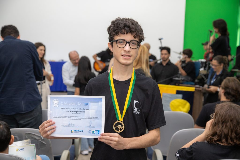 Estudantes da Educação Especial de MS são homenageados com medalhas na capital