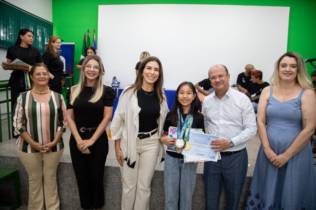 Estudantes da Educação Especial de MS são homenageados com medalhas na capital
