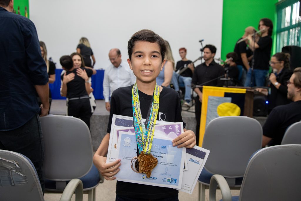 Estudantes da Educação Especial de MS são homenageados com medalhas na capital