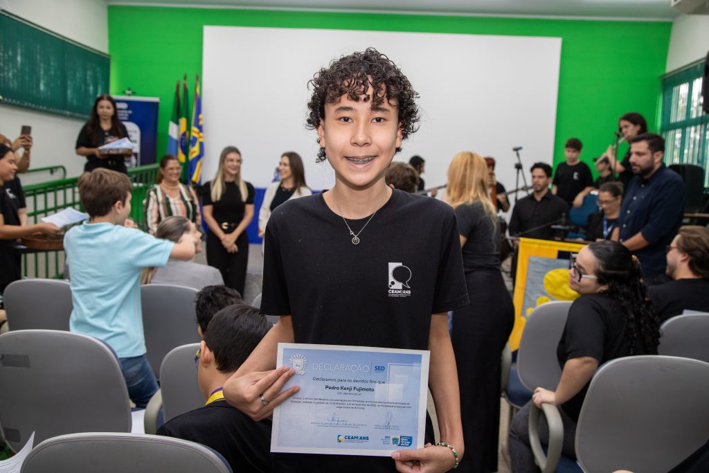 Estudantes da Educação Especial de MS são homenageados com medalhas na capital