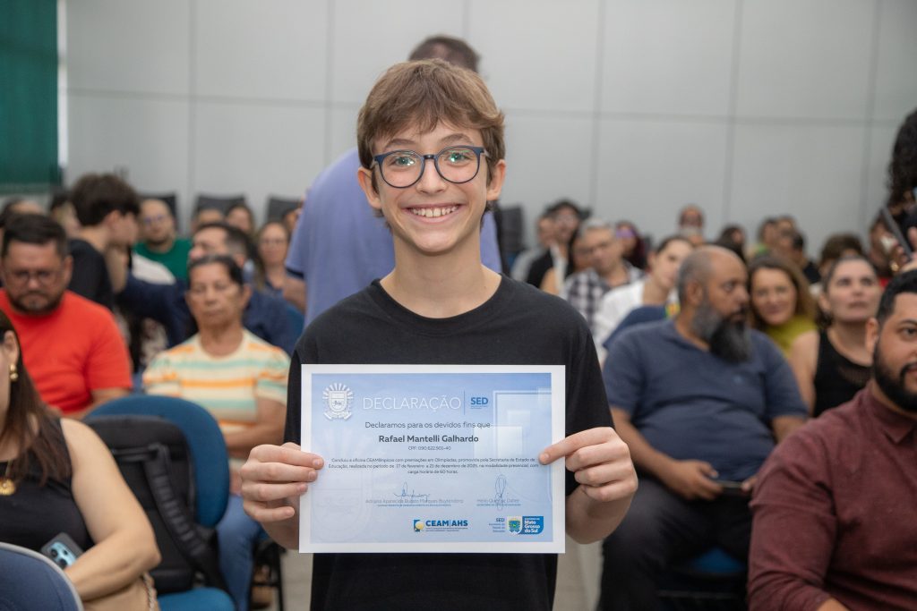 Estudantes da Educação Especial de MS são homenageados com medalhas na capital