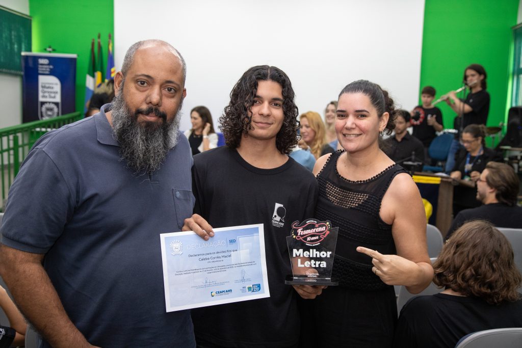 Estudantes da Educação Especial de MS são homenageados com medalhas na capital