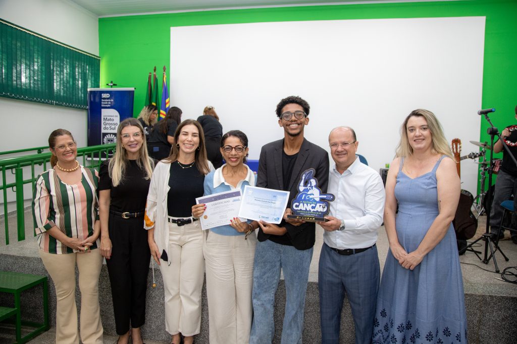 Estudantes da Educação Especial de MS são homenageados com medalhas na capital