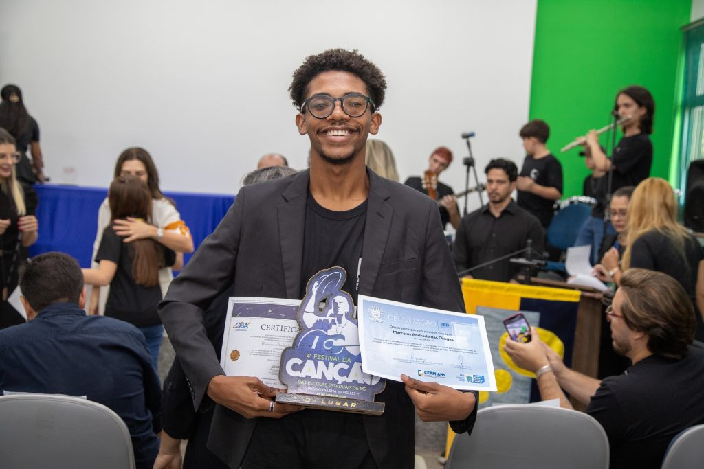 Estudantes da Educação Especial de MS são homenageados com medalhas na capital