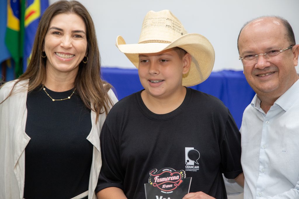 Estudantes da Educação Especial de MS são homenageados com medalhas na capital