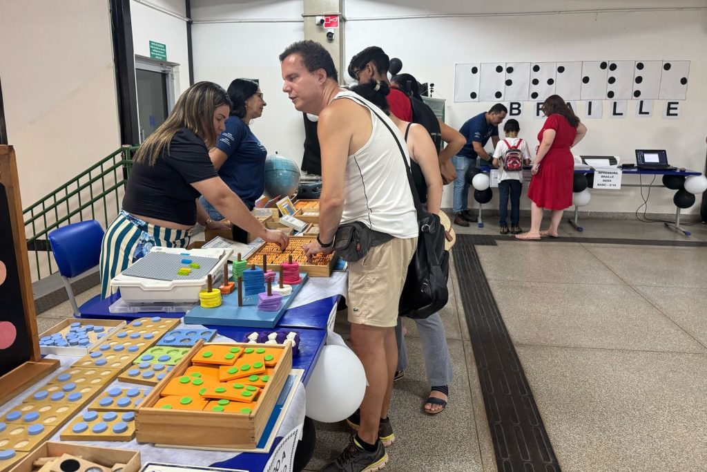 SED abre portas para um mundo que se lê com as mãos no Dia Nacional do Braille