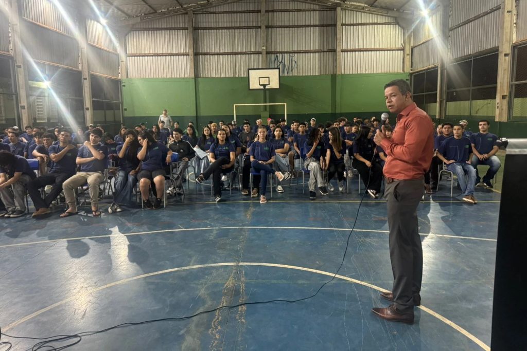 Semana da Mulher movimenta escola com debates sobre direitos, autoestima e segurança
