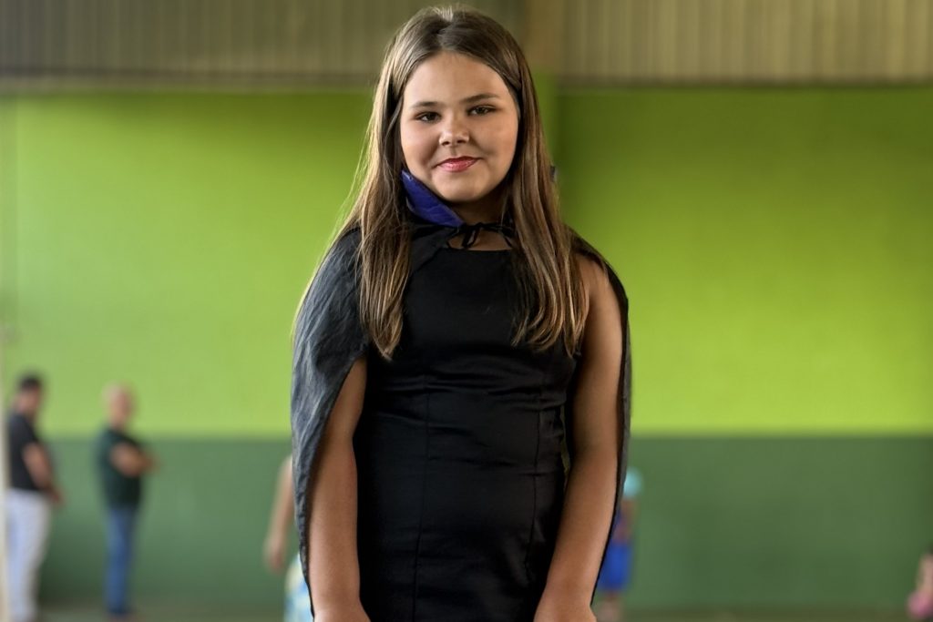 Escola celebra Dia do Livro com teatro, feira literária e fundação do Clube do Livro