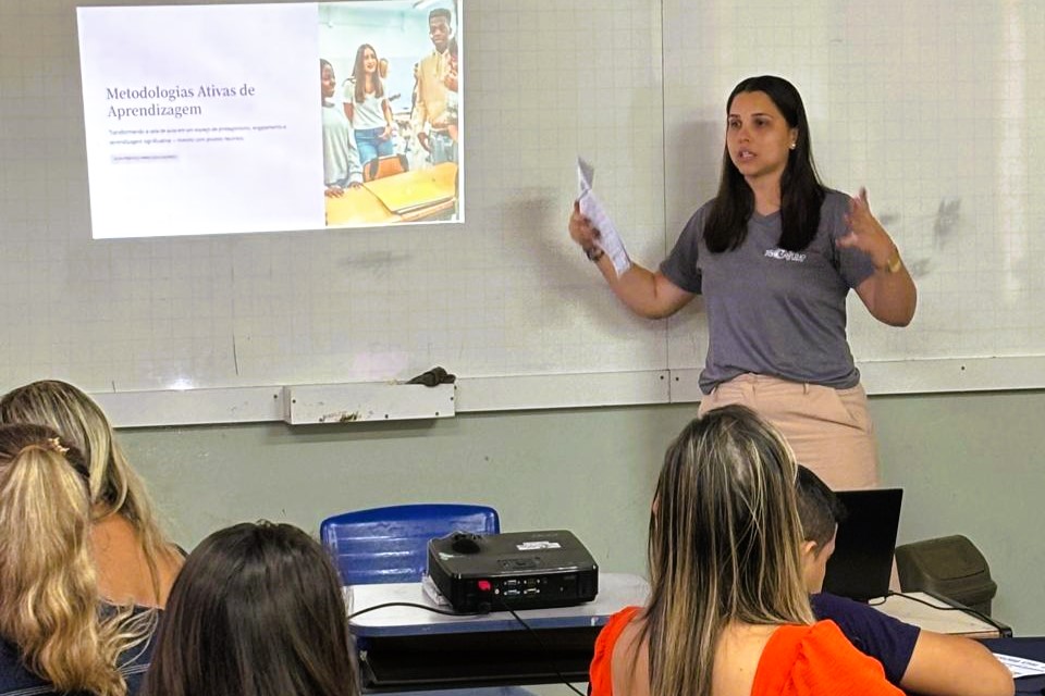 Escola promove formação em metodologias ativas para renovar práticas pedagógicas