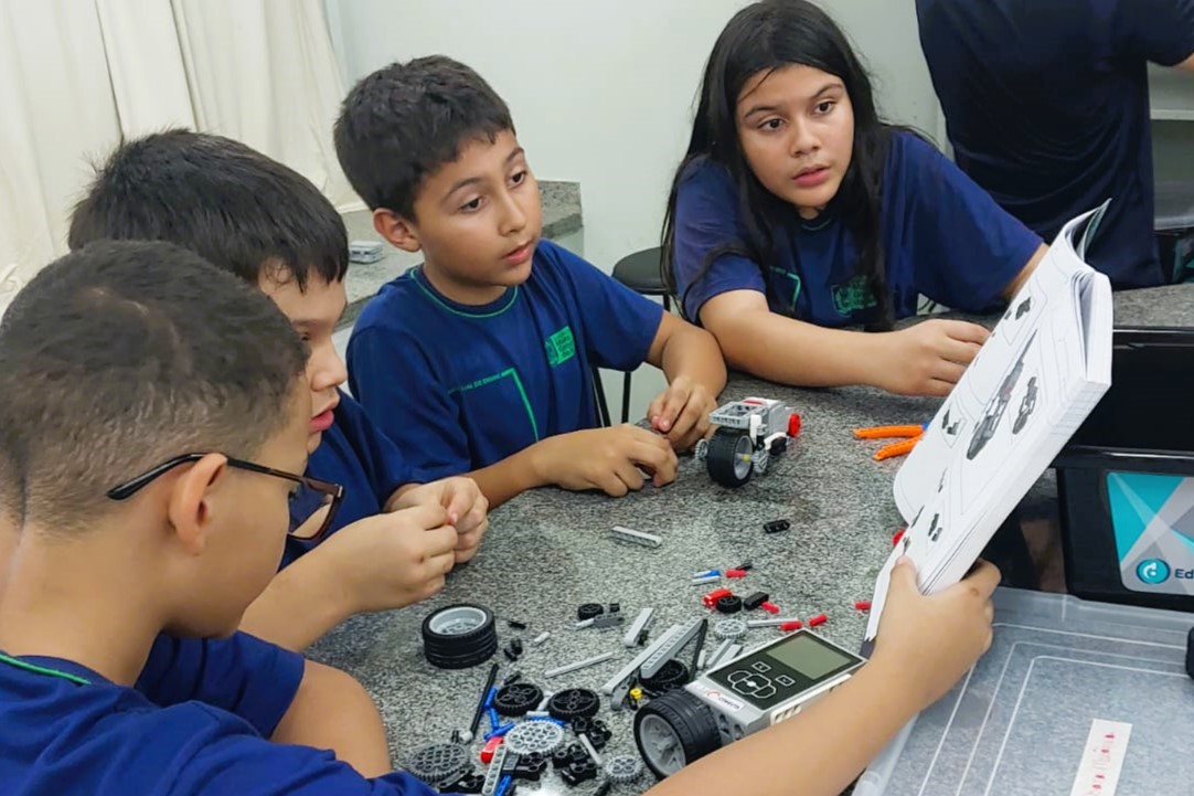 Escola pública abre oficina de automação e vai parar na Olimpíada Brasileira de Robótica