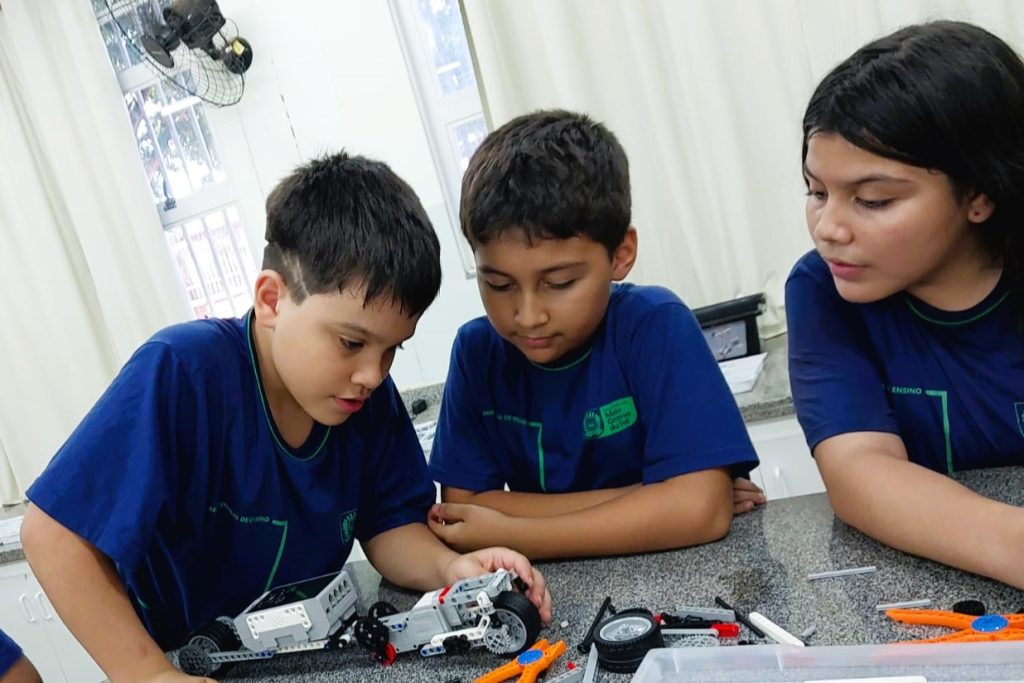 Escola pública abre oficina de automação e vai parar na Olimpíada Brasileira de Robótica