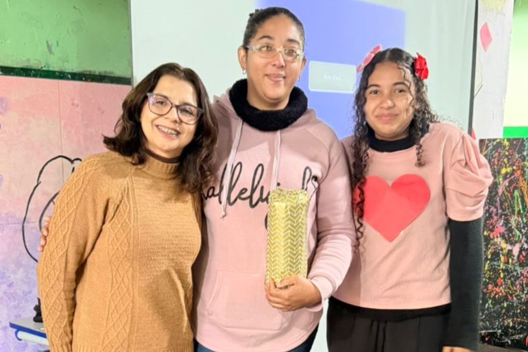 Escola reúne famílias para celebrar, acolher e conversar sobre o desempenho dos filhos