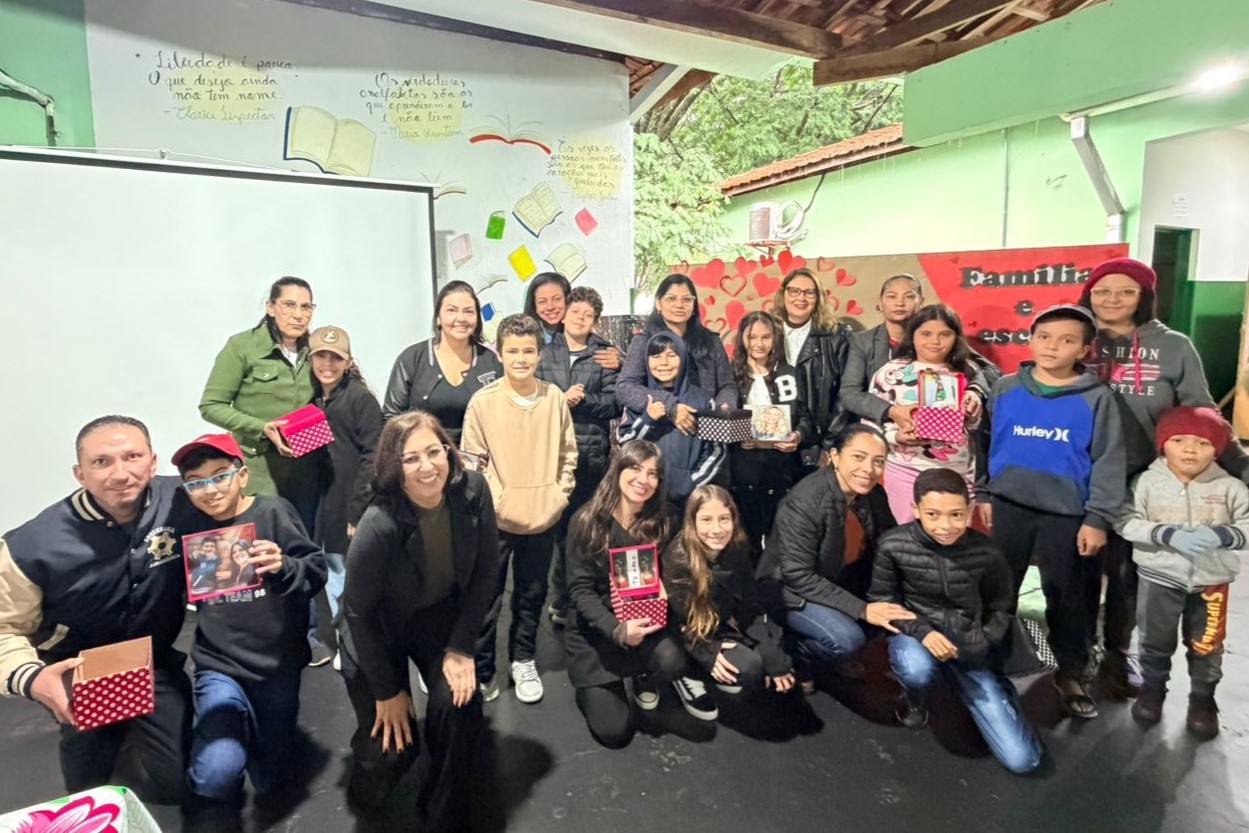 Escola reúne famílias para celebrar, acolher e conversar sobre o desempenho dos filhos