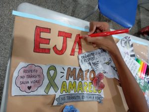 Imagem destacada cartaz Maio Amarelo.