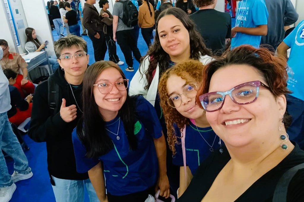 Violência de gênero vira ferramenta de conscientização por estudantes de escola estadual 