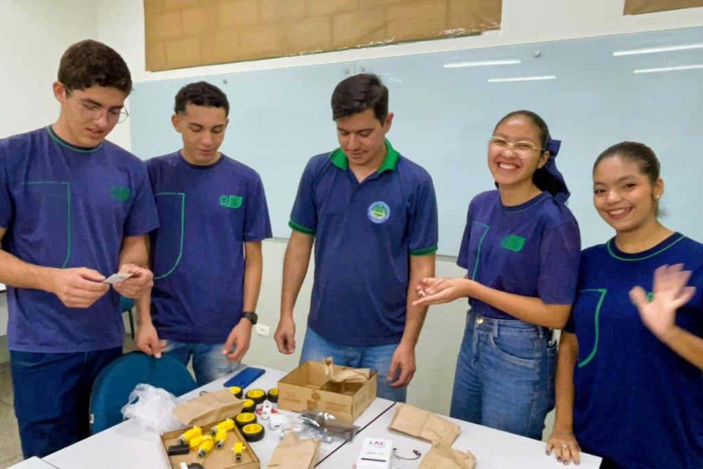 MS lidera ranking nacional de robótica com três escolas na final da RoverXpedição 2026