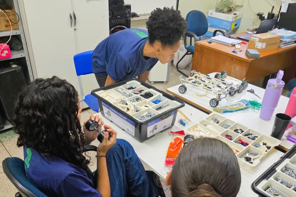 MS lidera ranking nacional de robótica com três escolas na final da RoverXpedição 2026