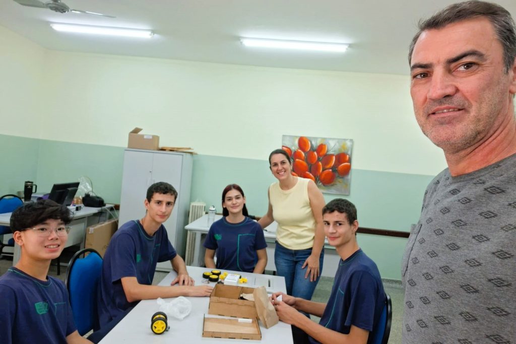MS lidera ranking nacional de robótica com três escolas na final da RoverXpedição 2026