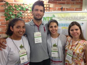 Rita, Adam, Maria Dolores e Mariana, estudantes e professores envolvidos no projeto contra a mosca-da-vinhaça